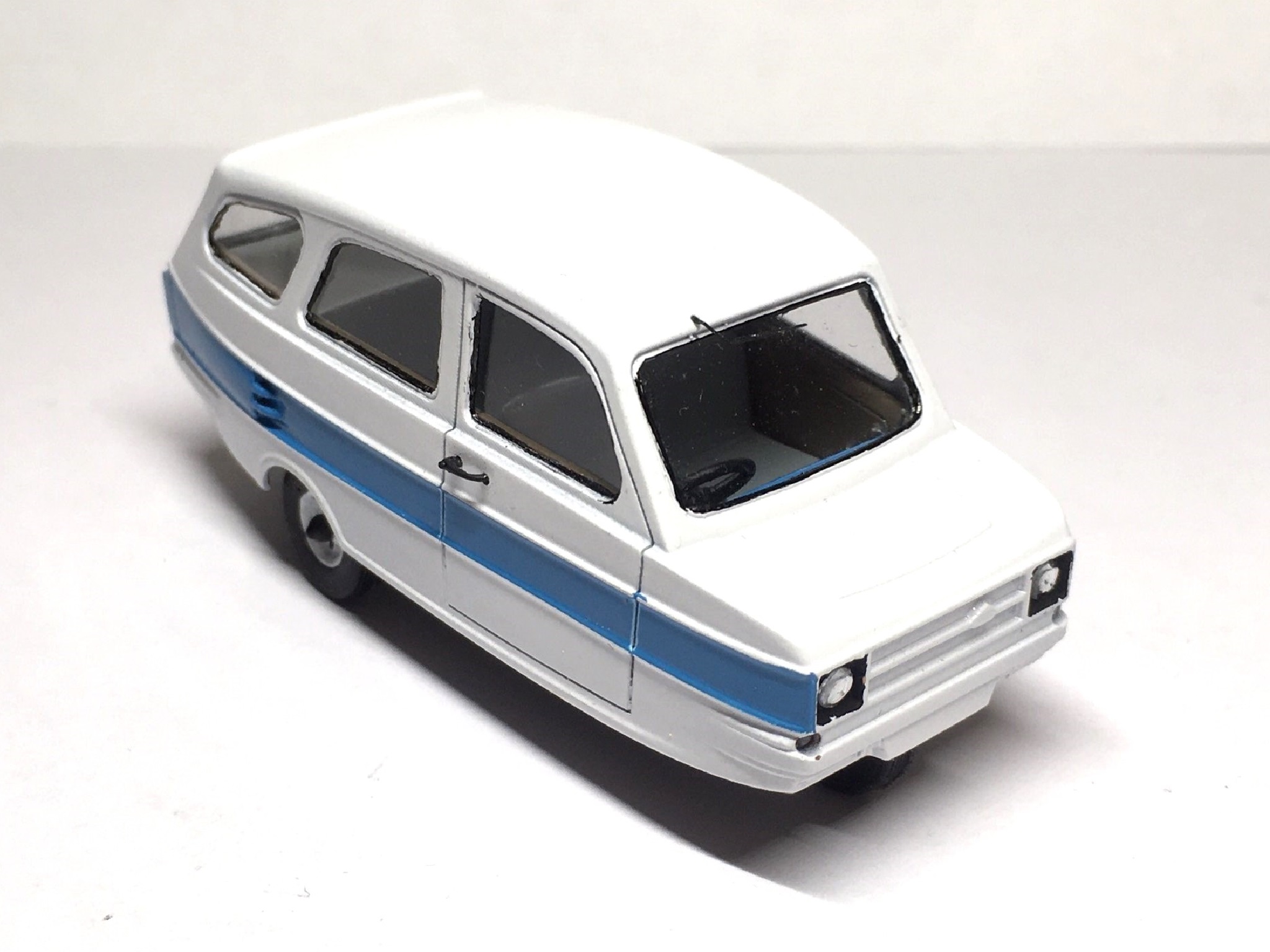 Sipani-Badal (white)