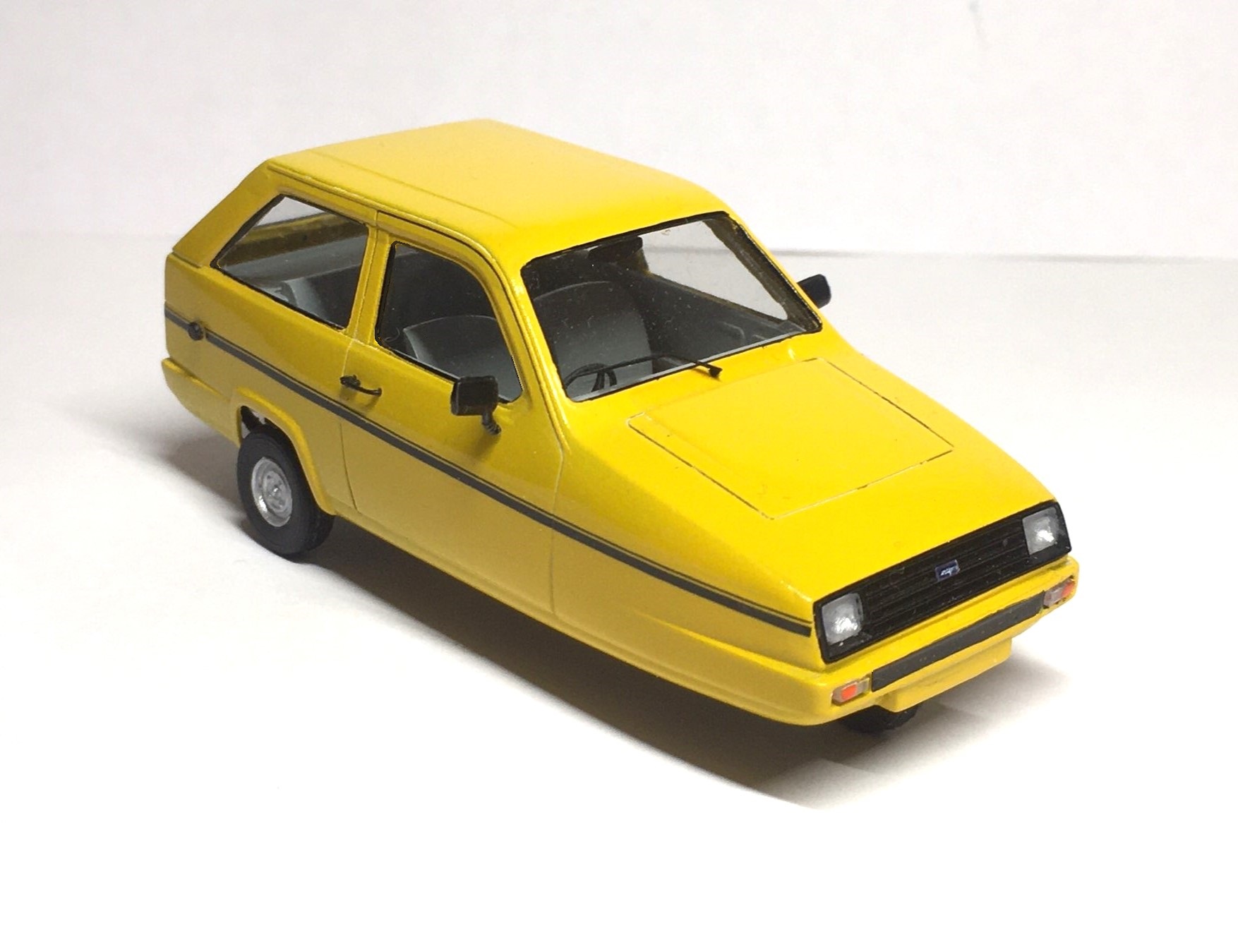 Reliant-Rialto (yellow)