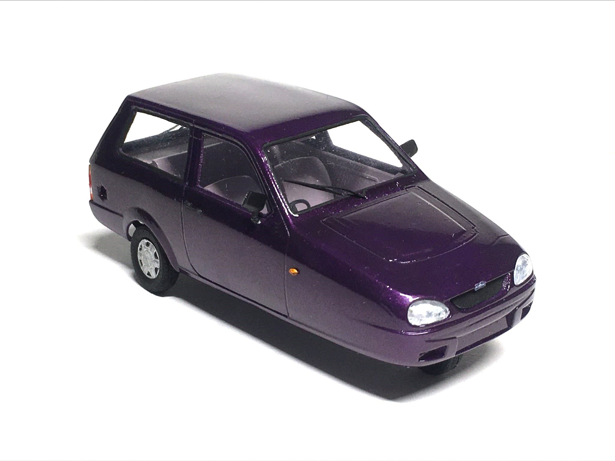 Reliant-Robin mk3 (violet)